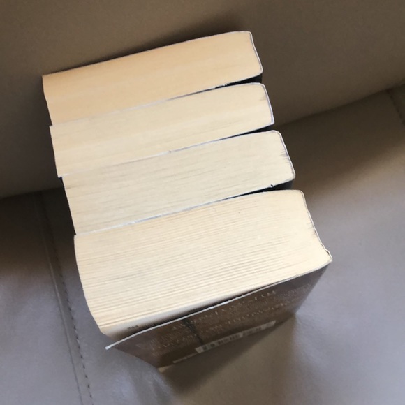 4 Johnstone western paperback books - Picture 14 of 14